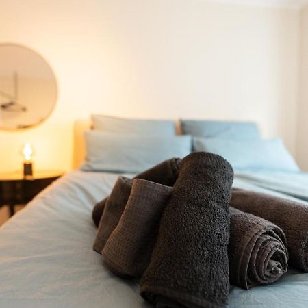 -Zentrale Wohnung-Balkon-Desingerkueche- ビーレフェルト エクステリア 写真