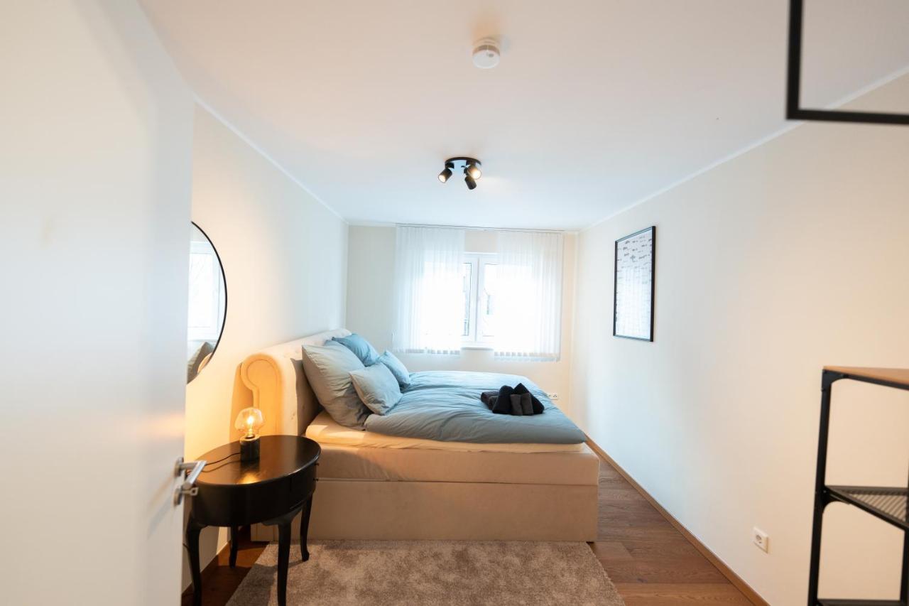 -Zentrale Wohnung-Balkon-Desingerkueche- ビーレフェルト エクステリア 写真